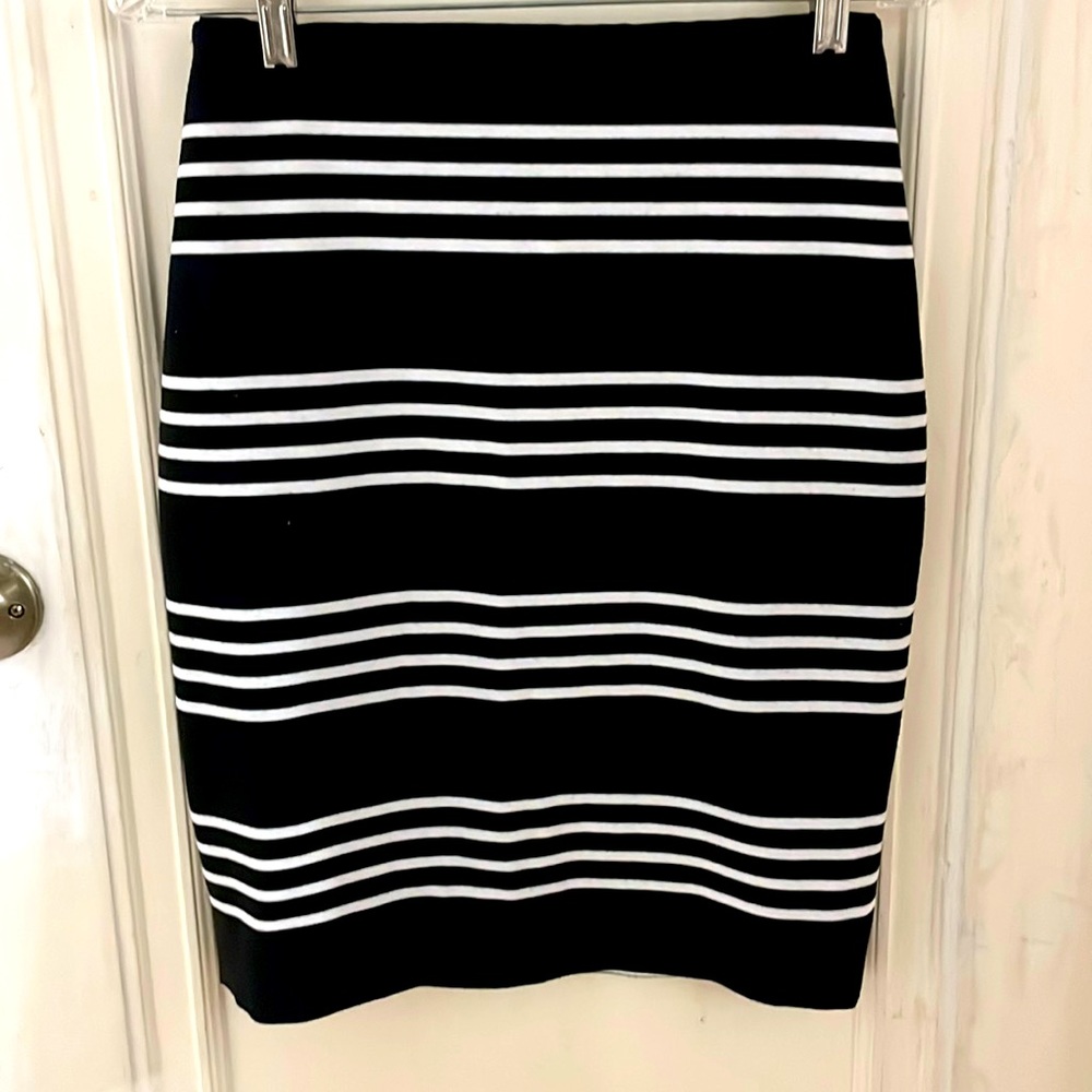 White House Black Market Skirt